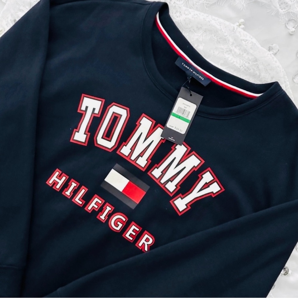 NWT Tommy Hilfiger LoGo Full Sleeve Crewneck Pullover Sweatshirt - Picture 4 of 4